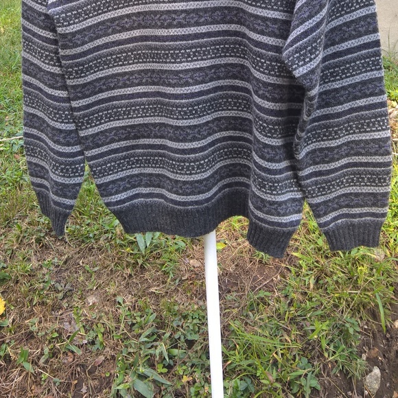 John Ashford Lambs Wool Sweater - Picture 2 of 5